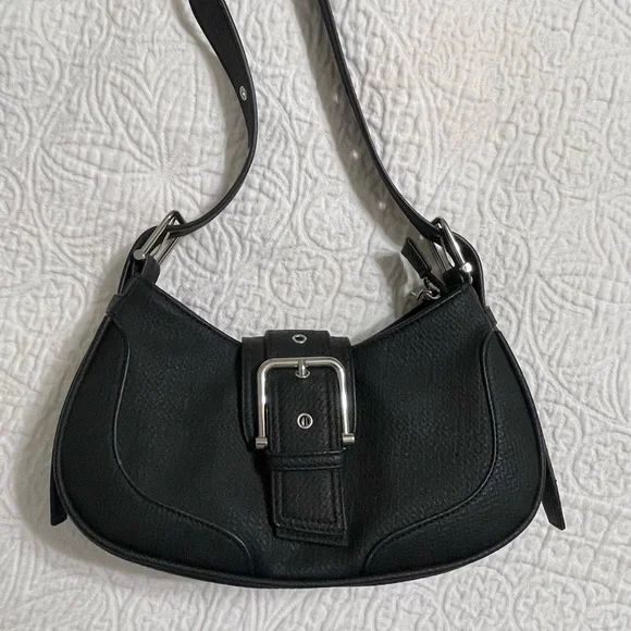 Lulu's Black Shoulder Bag with Buckle Detail - Picture 3 of 3